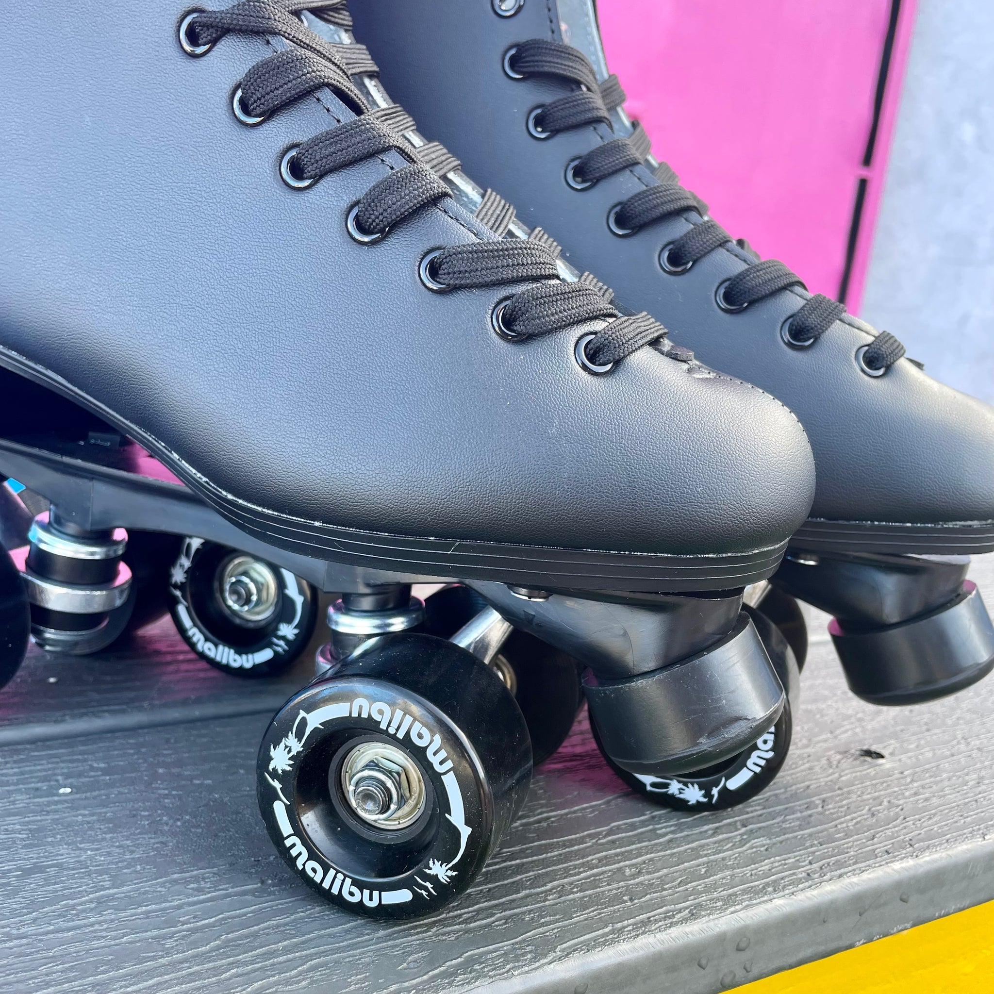 Malibu Adult Roller Skate Black